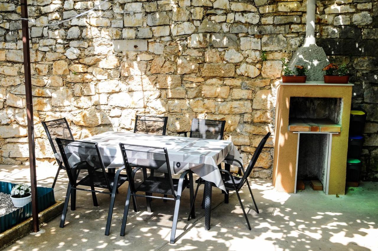 Apartman Gulliver In The Center, 10 Meters From The Sea With Private Parking In Natural Shade Διαμέρισμα Rabac Εξωτερικό φωτογραφία